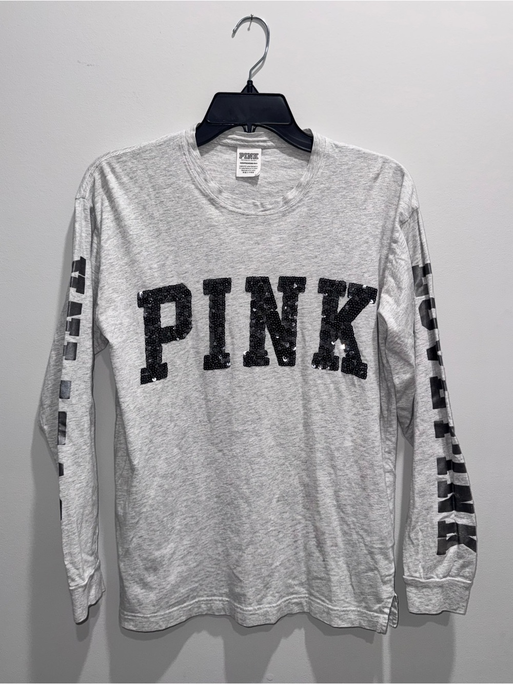 PINK Victoria's Secret Light Gray Long-Sleeve Tee with Black Sequin Logo